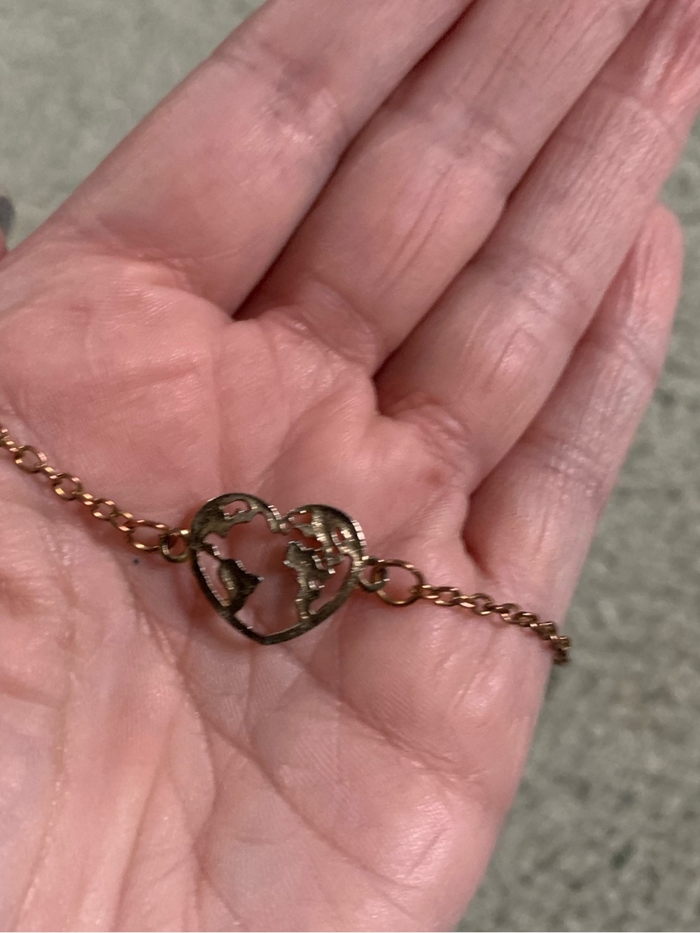 Heart Charm Bracelet in Gold
